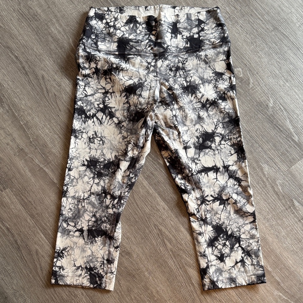 Tie-Dye Leggings - Black and White